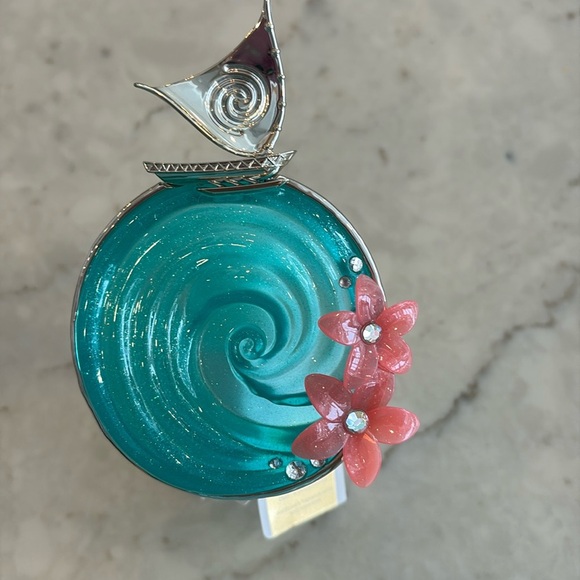 Bath & Body Works Other - Bath and Body Works Disney Princess Moana Wallflower light up plug
